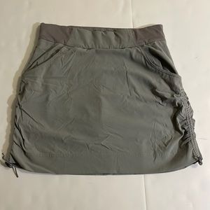 Columbia Sportswear Gray Skort Adjustable Sides with Pockets Size Small